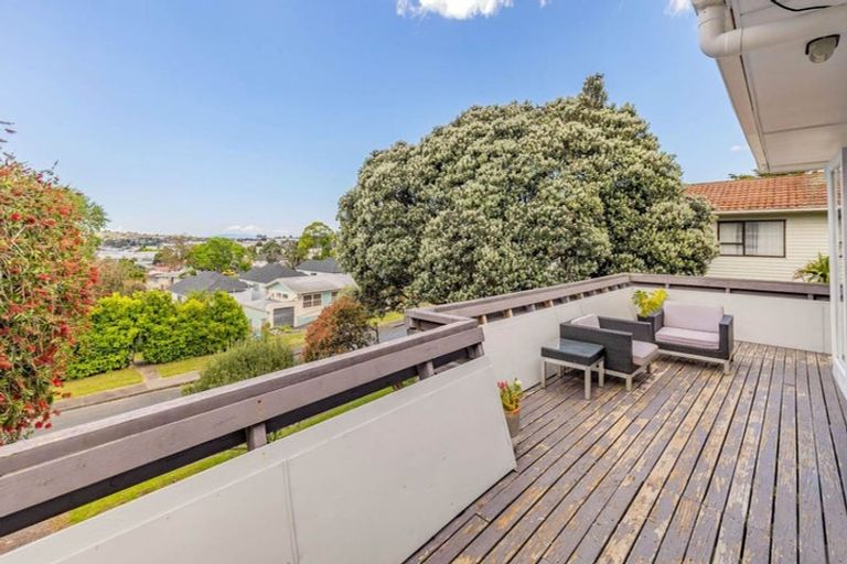 Photo of property in 37 Rosalind Road, Glenfield, Auckland, 0629