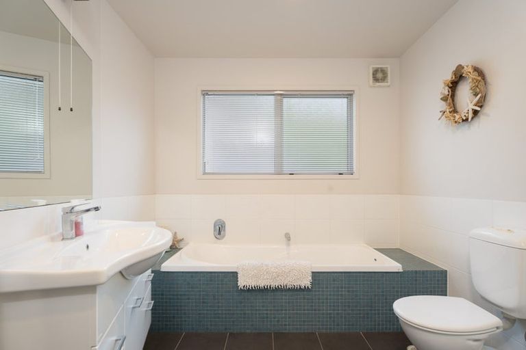 Photo of property in 16 Neston Grove, Churton Park, Wellington, 6037