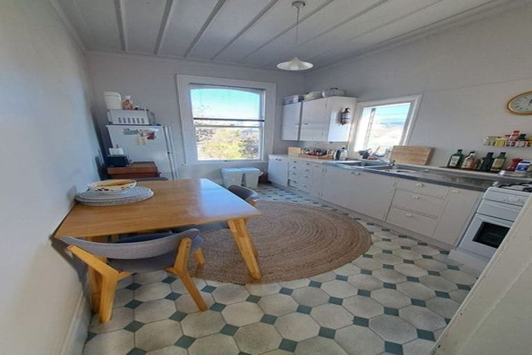 Photo of property in 19 Armour Avenue, Mount Victoria, Wellington, 6011