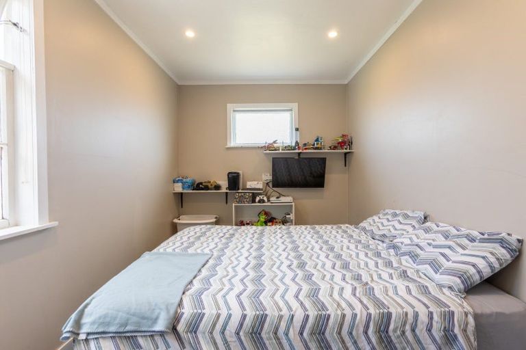 Photo of property in 33 Burgoyne Street, Woodville, 4920