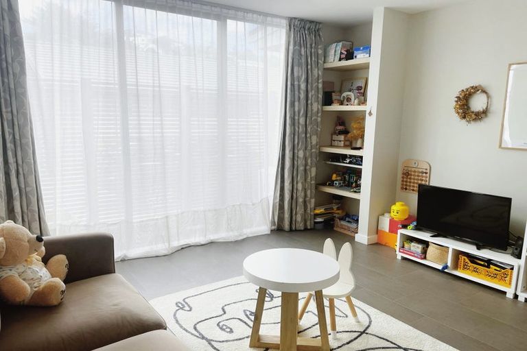 Photo of property in 60u2 Broderick Road, Johnsonville, Wellington, 6037