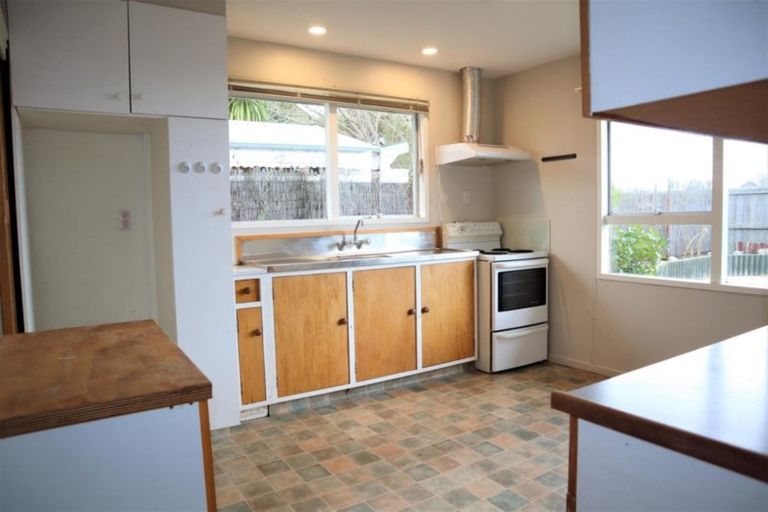 Photo of property in 2/31 Lamorna Road, Parklands, Christchurch, 8083