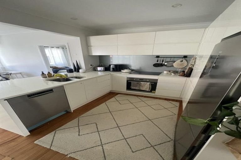 Photo of property in 3a Paton Avenue, Te Atatu South, Auckland, 0610