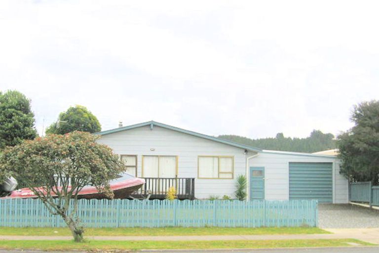 Photo of property in 104 Mayfair Avenue, Whangamata, 3620