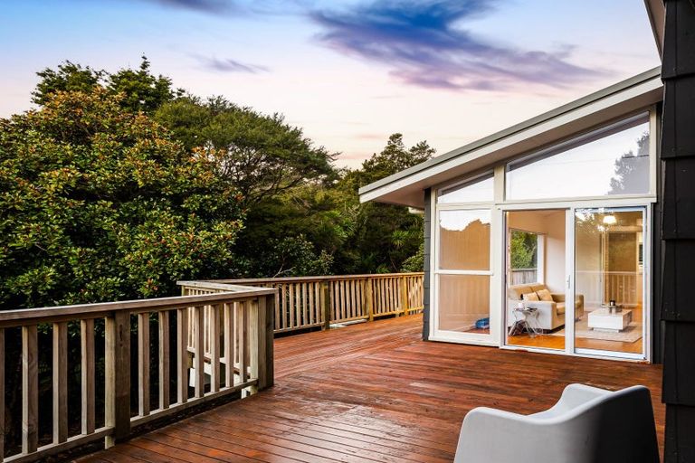 Photo of property in 21 Berne Place, Birkenhead, Auckland, 0626