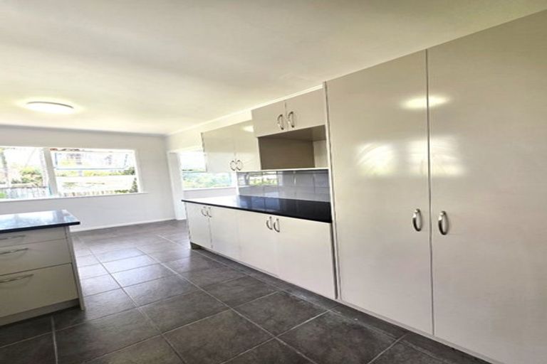 Photo of property in 21 Tranent Road, Mangere, Auckland, 2022