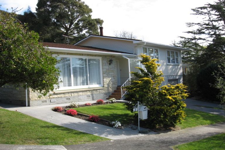 Photo of property in 2 Mission Street, Waterloo, Lower Hutt, 5011