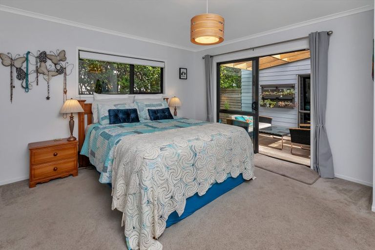 Photo of property in 1 Ishtar Place, One Tree Point, 0118
