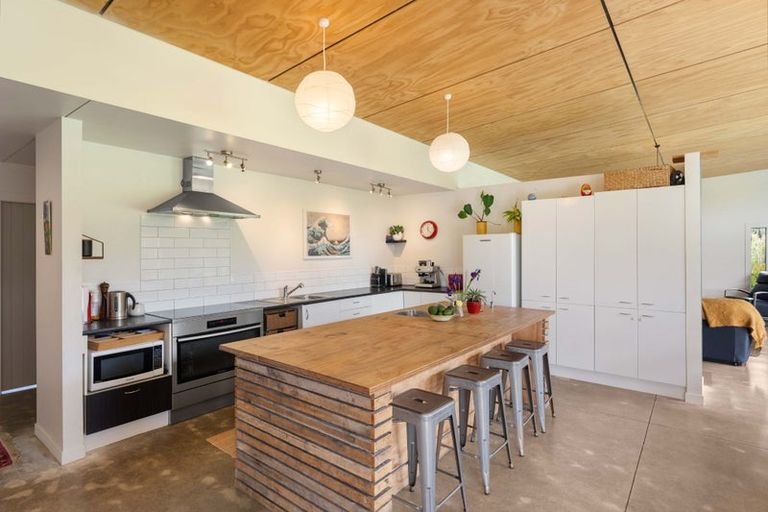 Photo of property in 50 Kents Road, Reikorangi, Waikanae, 5391