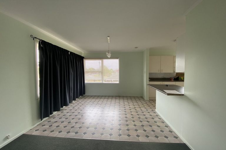 Photo of property in 14 Strid Road, Te Atatu South, Auckland, 0610