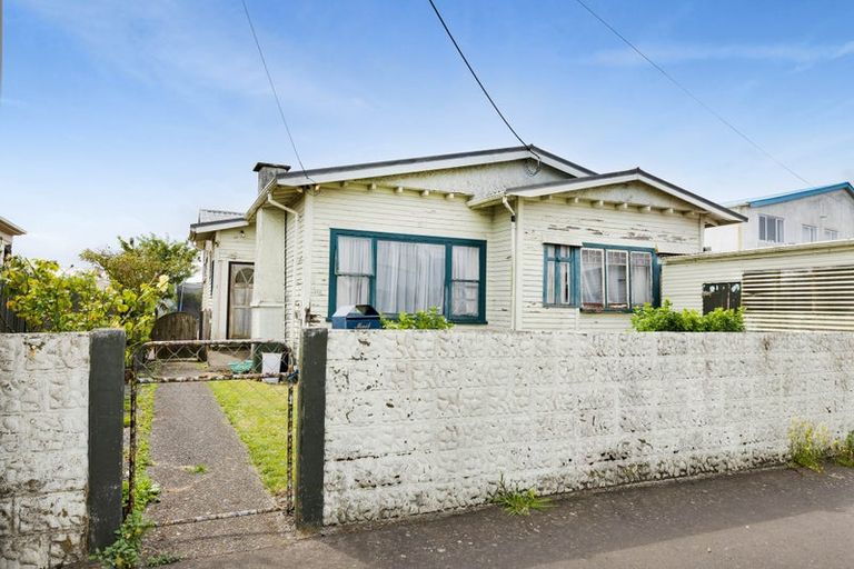Photo of property in 265 Princes Street, Hawera, 4610