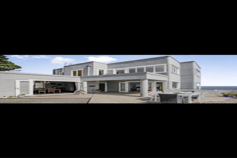 Photo of property in 58 Ferry Road, Days Bay, Lower Hutt, 5013