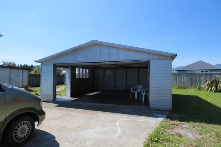 Photo of property in 10- 12 Riley Place, Westport, 7825