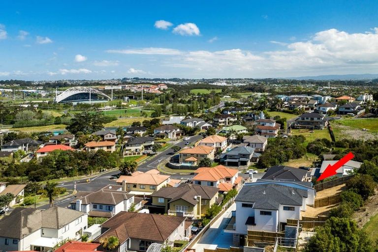 Photo of property in 15a Living Stream Road, Albany Heights, Auckland, 0632