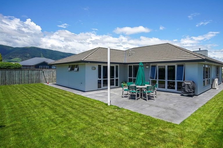 Photo of property in 19 Lassen Place, Stoke, Nelson, 7011