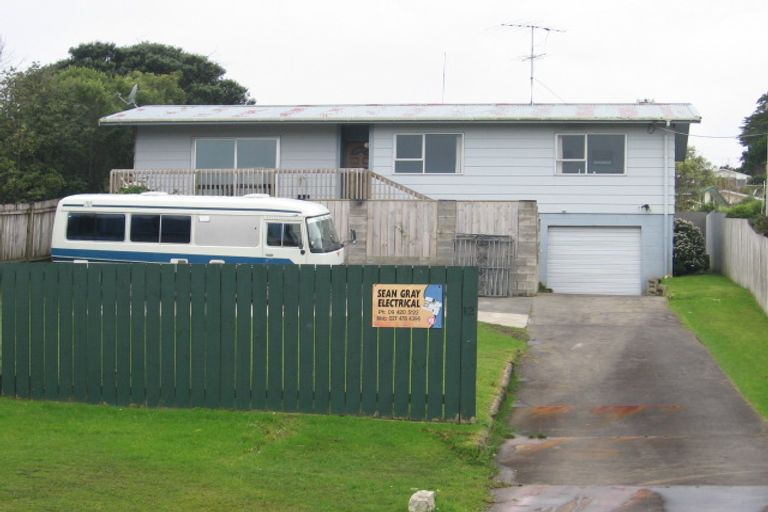 Photo of property in 12 Makiri Street, Helensville, 0800