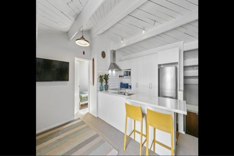 Photo of property in Metro Apartments, 18/220 Thorndon Quay, Pipitea, Wellington, 6011