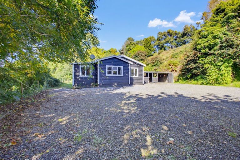 Photo of property in 822 Motukawa Road, Tarata, Inglewood, 4387