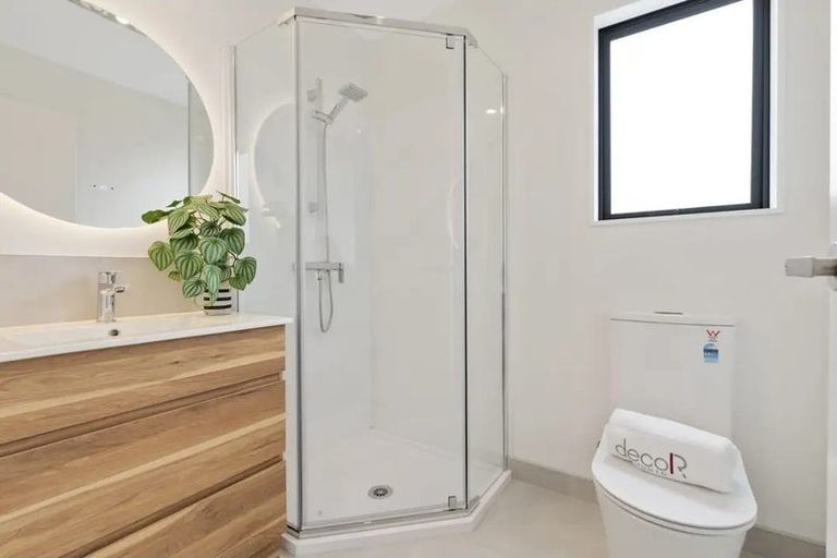 Photo of property in 73 Highland Park Drive, Botany Downs, Auckland, 2010