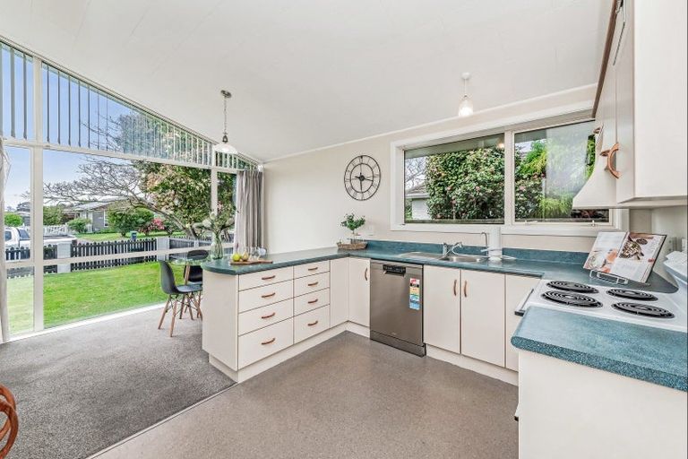 Photo of property in 27 Skerten Avenue, Hornby, Christchurch, 8042