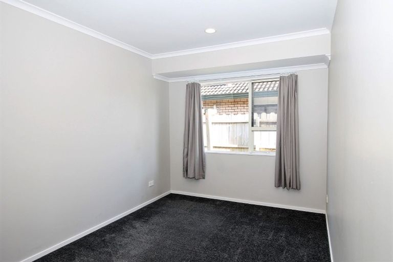 Photo of property in 12 Mellefont Close, East Tamaki Heights, Auckland, 2016