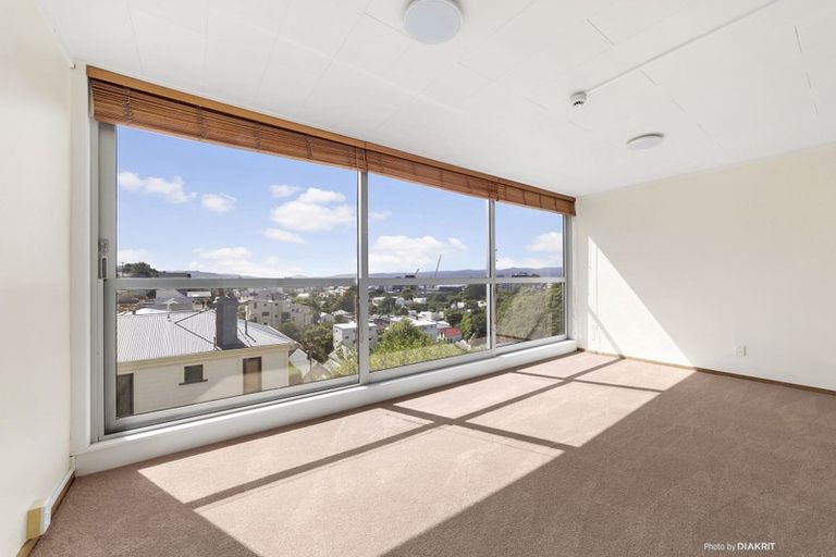 Photo of property in 24u4 Patanga Crescent, Thorndon, Wellington, 6011