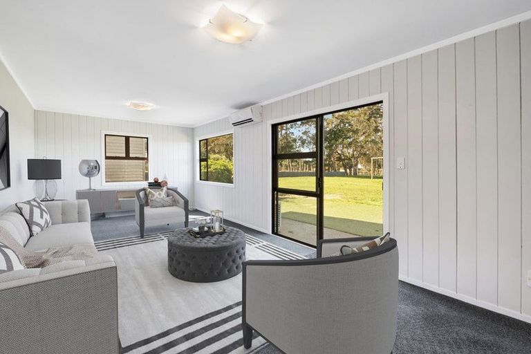 Photo of property in 42 Rimmer Road, Helensville, 0875
