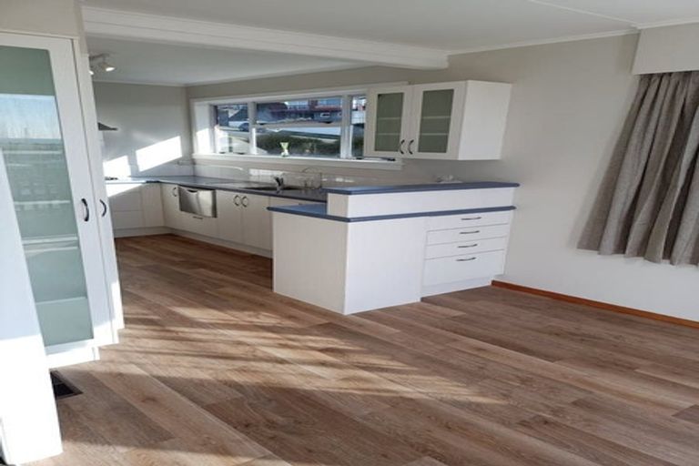 Photo of property in 25 Crownhill Street, Spotswood, New Plymouth, 4310