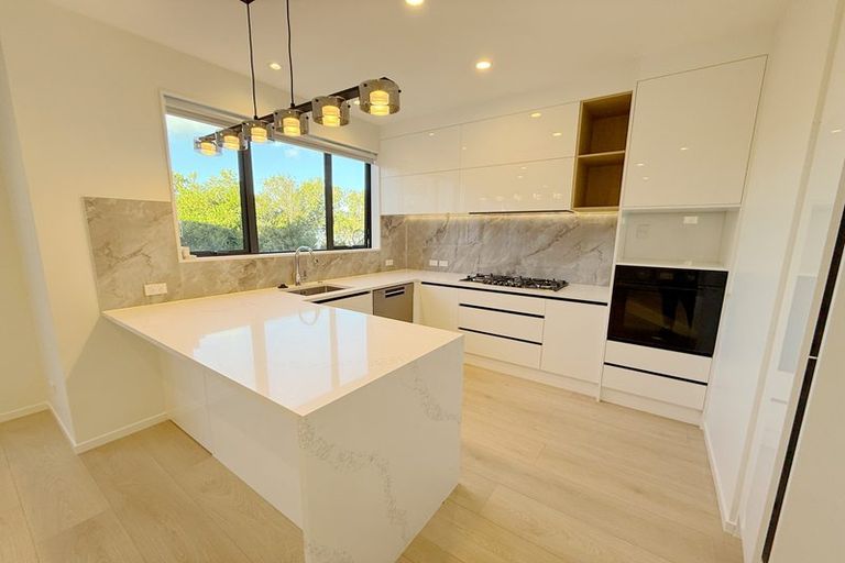 Photo of property in 147 Weatherly Road, Torbay, Auckland, 0630