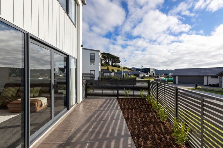 Photo of property in 2b Kaiaho Close, Aotea, Porirua, 5024