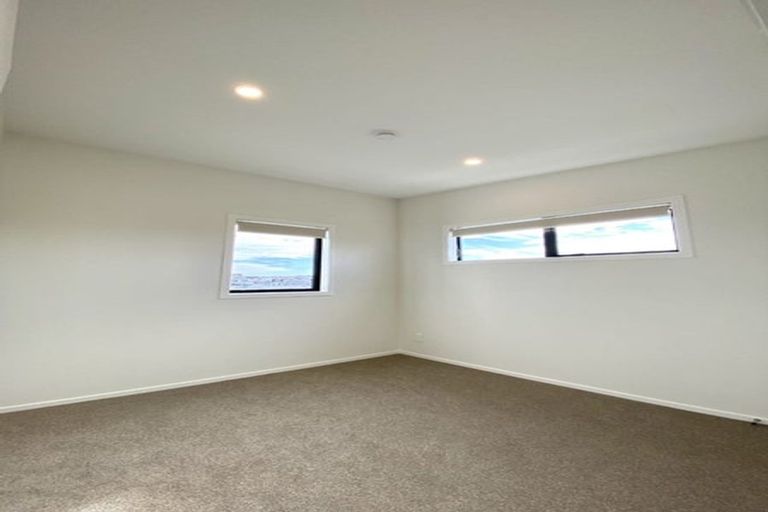 Photo of property in 21 Tahingamanu Road, Hobsonville, Auckland, 0616