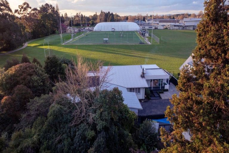 Photo of property in 21 Kelvin Place, Hamilton East, Hamilton, 3216