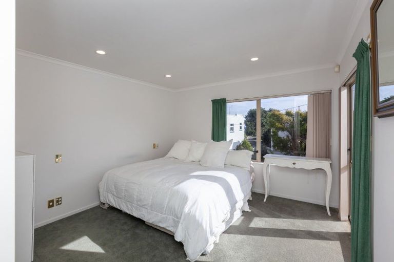 Photo of property in 118 Seaview Road, Paraparaumu Beach, Paraparaumu, 5032