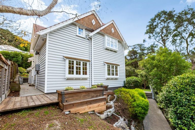 Photo of property in 2 Glen Road, Kelburn, Wellington, 6012