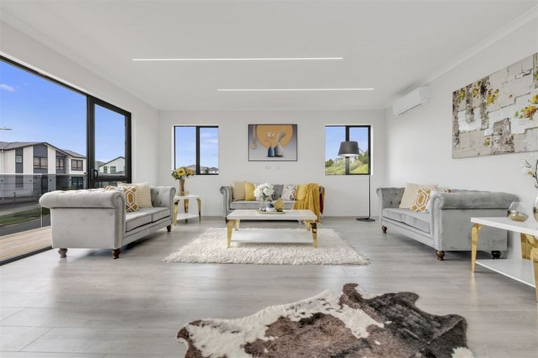 Photo of property in 19 Elevation Street, Flat Bush, Auckland, 2019