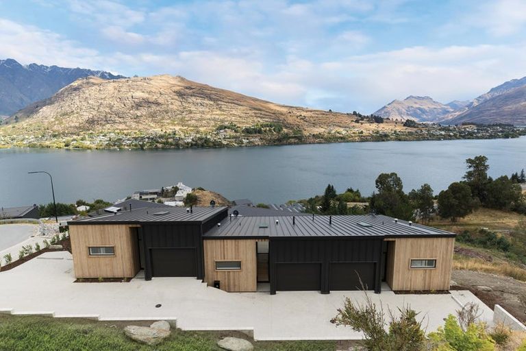 Photo of property in 15a Potters Hill Drive, Queenstown, 9300