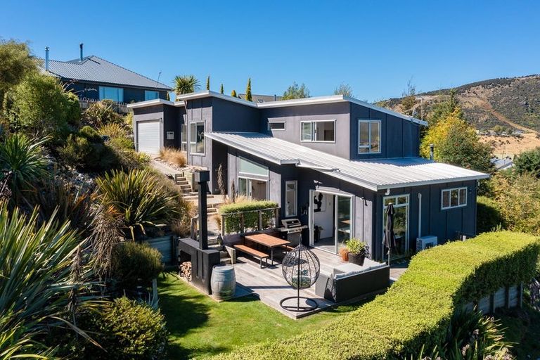 Photo of property in 17 Hillview Place, Wanaka, 9305