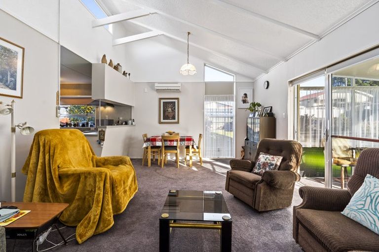 Photo of property in 2 Lemon Street, Strandon, New Plymouth, 4312