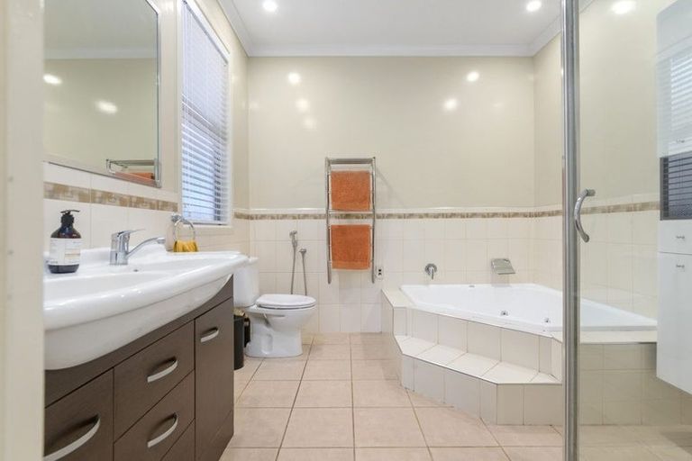 Photo of property in 102 Rototuna Road, Rototuna, Hamilton, 3210