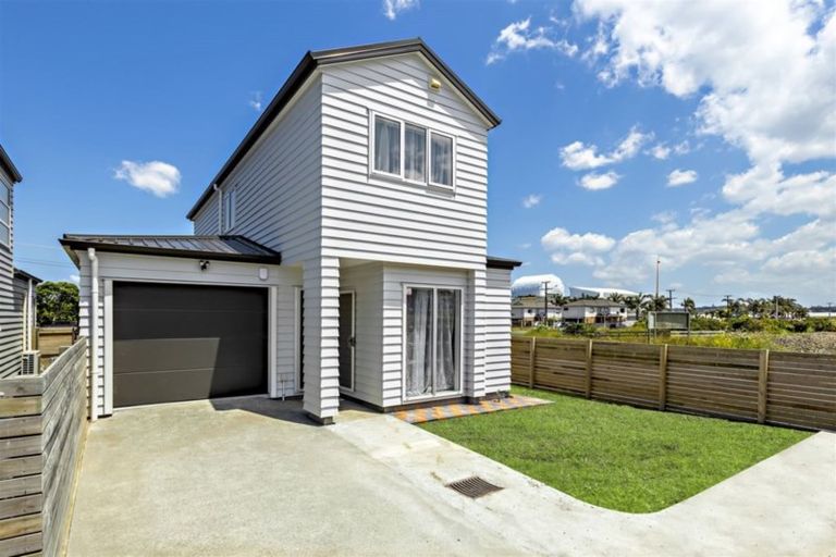 Photo of property in 9 Tribute Loop, Takanini, 2112