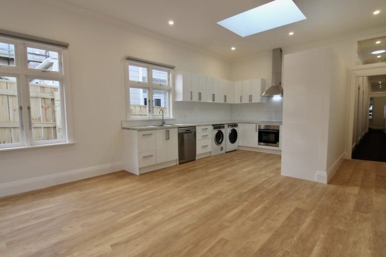 Photo of property in 37 Roy Street, Newtown, Wellington, 6021