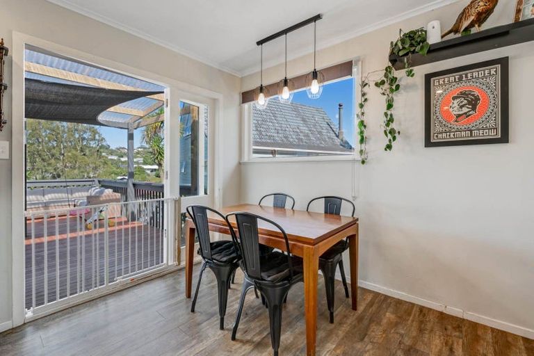 Photo of property in 245 Vipond Road, Stanmore Bay, Whangaparaoa, 0932