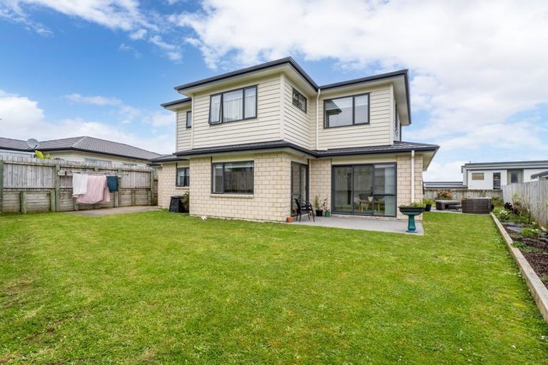 Photo of property in 77 Grenada Drive, Grenada Village, Wellington, 6037