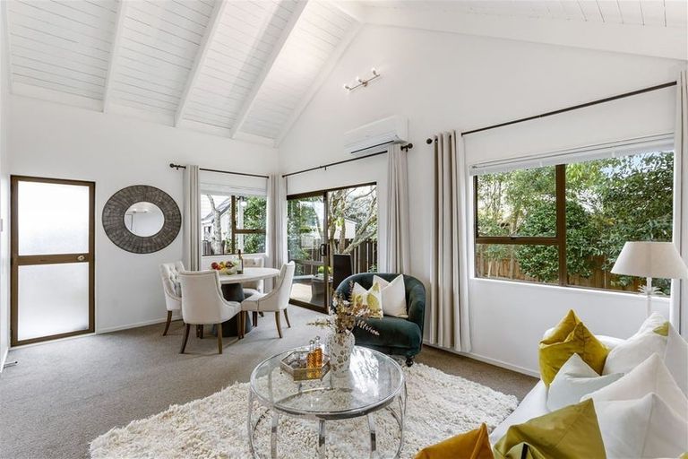 Photo of property in 2/14 Priestley Drive, Bucklands Beach, Auckland, 2014