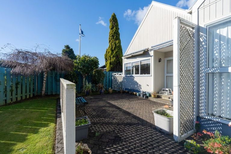 Photo of property in 10 Aitchison Place, Levin, 5510