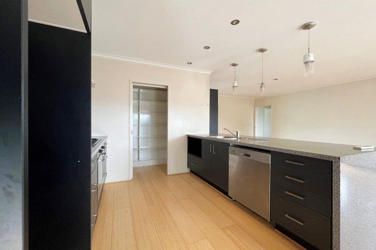 Photo of property in 21 Corsair Place, Melville, Hamilton, 3206