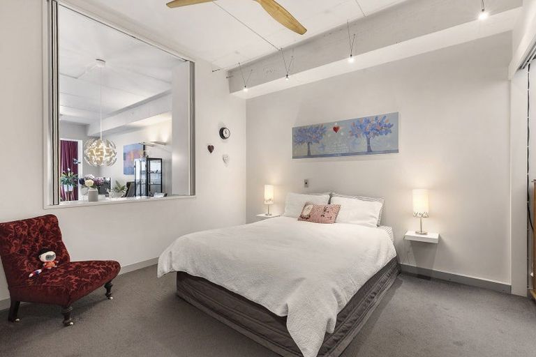 Photo of property in Gerondis Bldg Apartments, 402/60 Willis Street, Wellington Central, Wellington, 6011