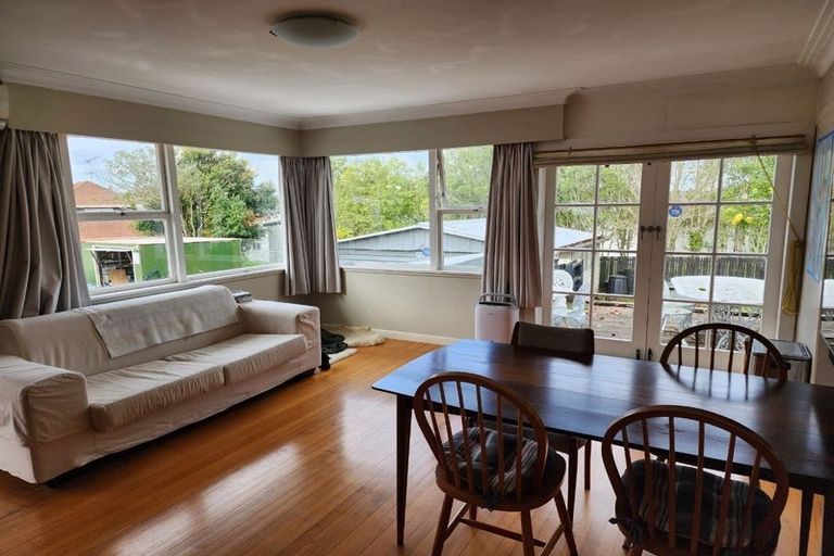 Photo of property in 2/303 Pakuranga Road, Pakuranga Heights, Auckland, 2010