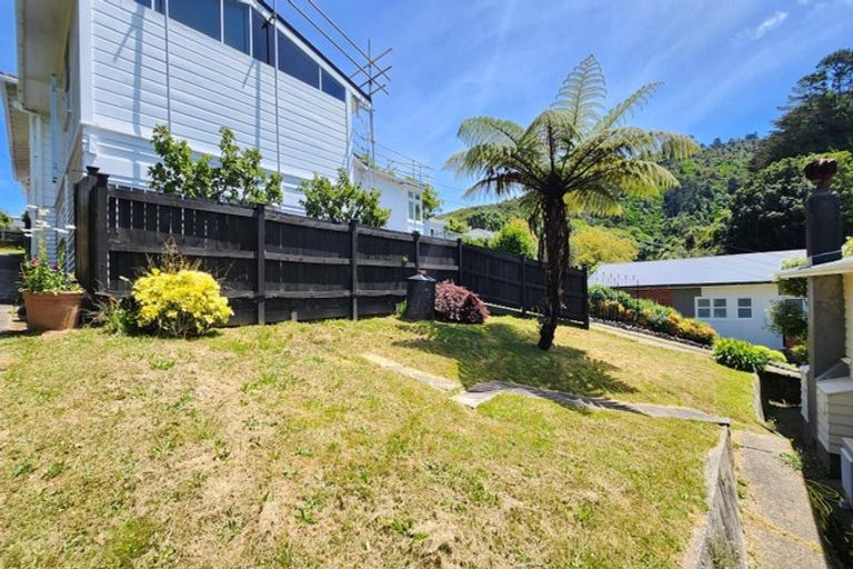 Photo of property in 31 Woodmancote Road, Khandallah, Wellington, 6035