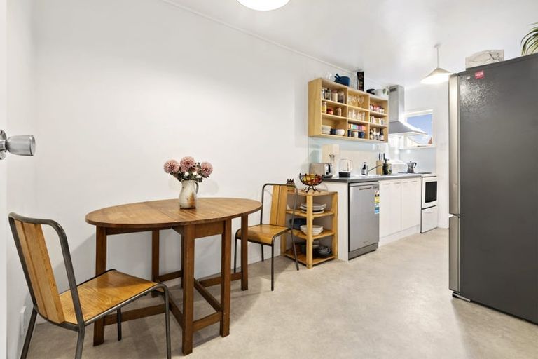 Photo of property in 2/95a Freyberg Street, Lyall Bay, Wellington, 6022